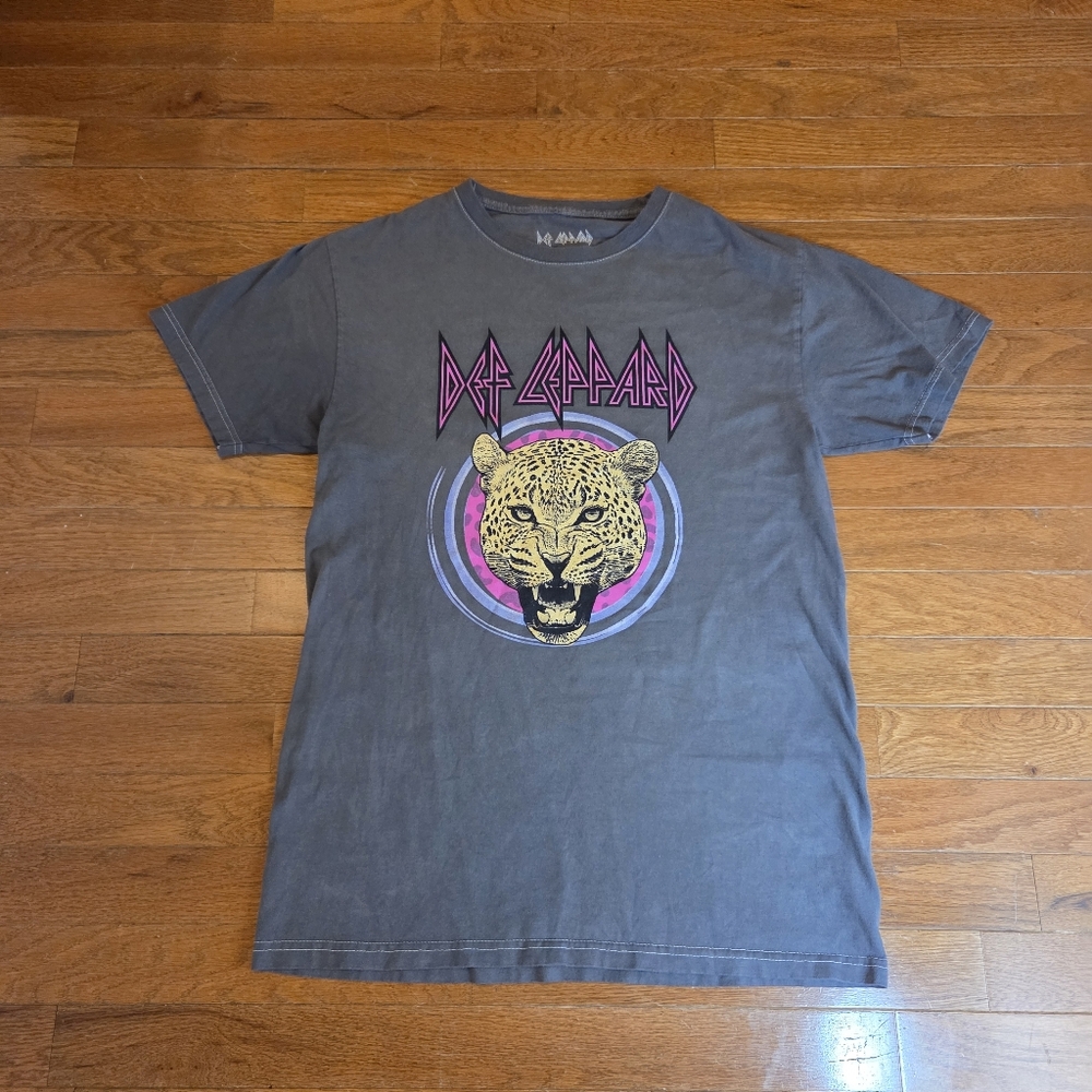 Gray Graphic Tee Def Leppard BAND TEE
